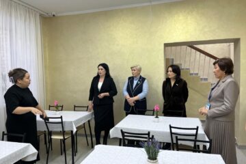 Депутаты Мажилиса ознакомились с работой первого в Кокшетау центра поддержки детей с аутизмом