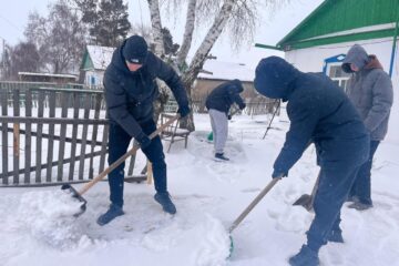 Астрахан ауданында «Ардагерлерді ардақтаймыз» акциясы өтті: қамқорлық пен құрмет ұрпақтарды біріктіреді