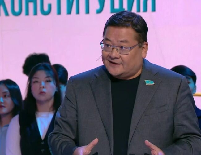 Жаңа Конституция халықты Тәуелсіздік пен Егемендікті қорғауға міндеттейді – Айдос Сарым