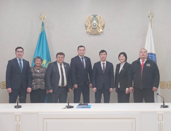 Көкшетауда саяси партиялардың бөлімше жетекшілері бас қосты