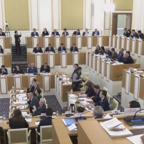 Конституциялық комиссияда жаңа Ата заңды бүкілхалықтық референдумға шығару ұсынылды