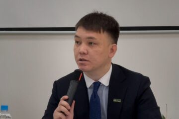 ЖАҢА КОНСТИТУЦИЯ: САРАПШЫЛАР ҚОҒАМДЫҚ ТҰРАҚТЫЛЫҚ ПЕН ДАМУҒА ҚОЛДАУ БІЛДІРДІ