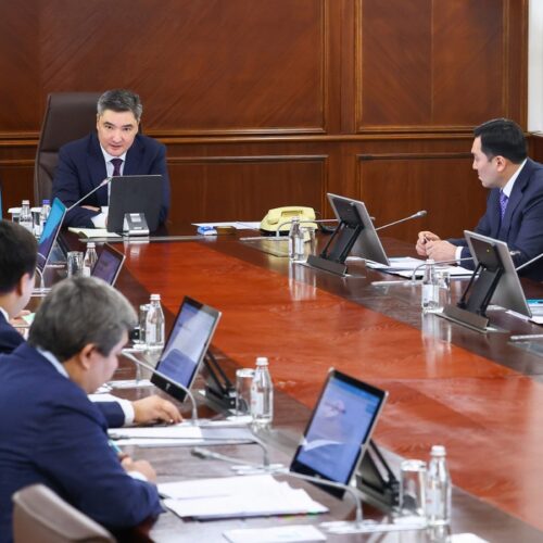 Олжас Бектенов провел совещание по вопросам исполнения поручений Президента в рамках проекта «Долина ЦОДов»