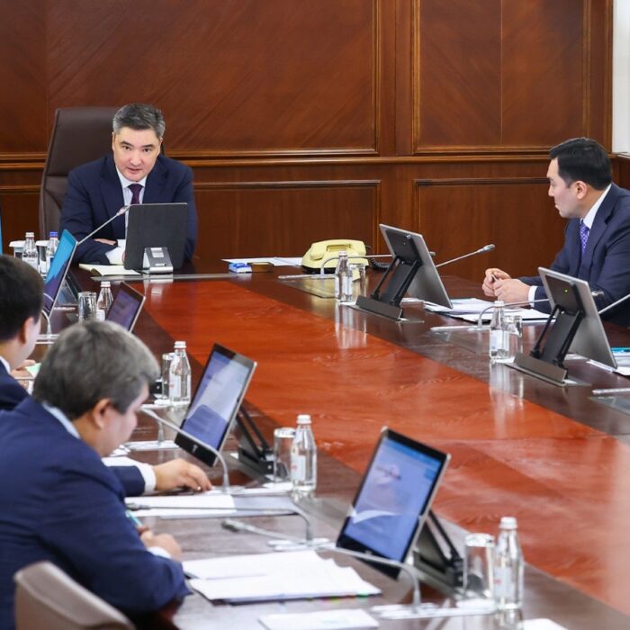 Олжас Бектенов провел совещание по вопросам исполнения поручений Президента в рамках проекта «Долина ЦОДов»