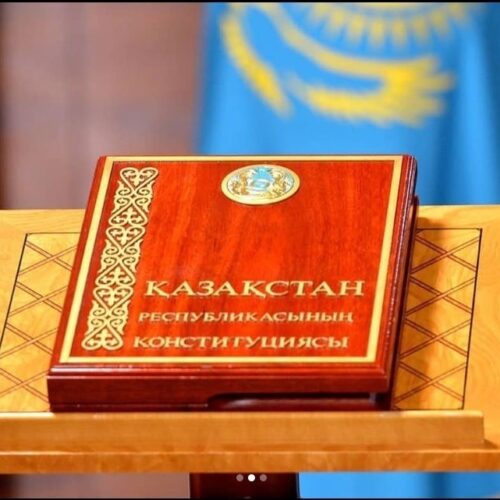 В новой Конституции свобода и ответственность объединены в единое целое – известный журналист