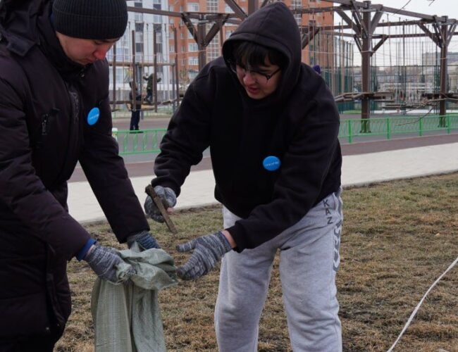 Мыңдаған қонақтан кейінгі Наурыз: Көкшетаулықтар Тазару күні экоакциясына шықты