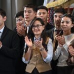 Мемлекет басшысы референдумға белсене қатысқан жастармен әңгімелесті