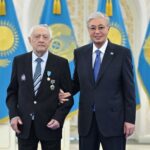 Глава государства вручил звание «Қазақстанның Еңбек Ері» Ерванду Ильинскому