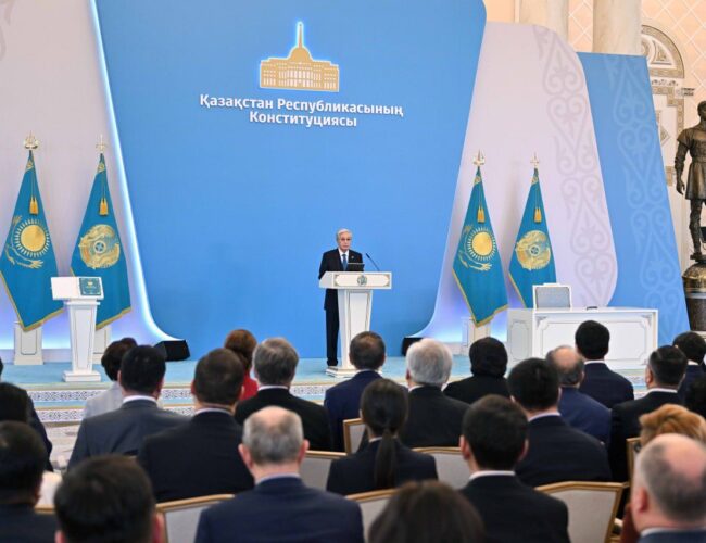 Президент Қасым-Жомарт Тоқаев Конституцияны қабылдауға арналған салтанатты жиынға қатысты