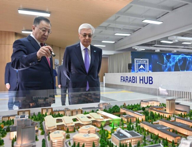 Қасым-Жомарт Тоқаев Алматы қаласына жұмыс сапары аясында әл-Фараби атындағы Қазақ ұлттық университетінің ғылыми әлеуетімен танысты