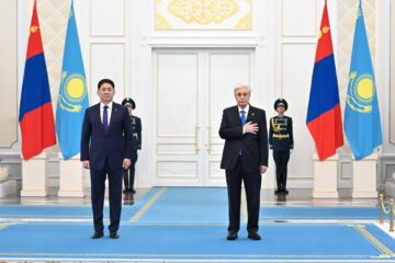 В Акорде состоялась торжественная церемония встречи Президента Монголии Ухнаагийна Хурэлсуха