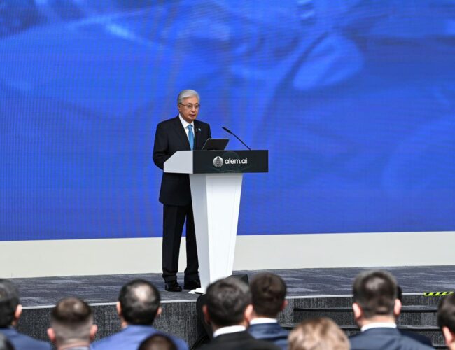 Глава государства выступил на церемонии награждения победителей конкурсов Alem.ai battle и AI Governance Cup