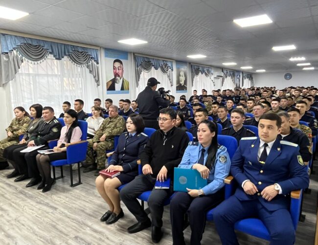 Ақмолада «Құқықтық дәріхана» акциясы өтті: курсанттар мен оқытушыларға тегін құқықтық көмек көрсетілді