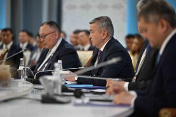 Президент «нақты уақыт экономикасына» көшу өте маңызды екеніне назар аударды. Себебі дәстүрлі жүйеде мемлекет үнемі «ізінен қуып» отырады