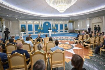 Глава государства выступил на церемонии награждения работников СМИ