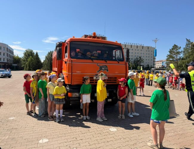 В Кокшетау прошла масштабная профилактическая акция «Безопасная дорога для детей»