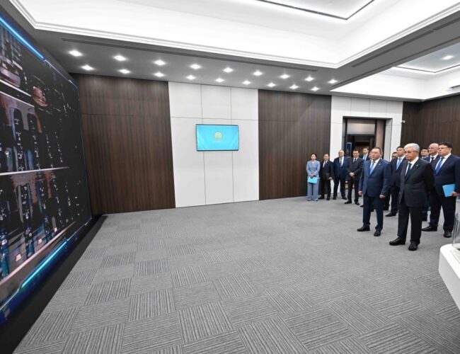 Глава государства ознакомился с ходом развития города Алатау