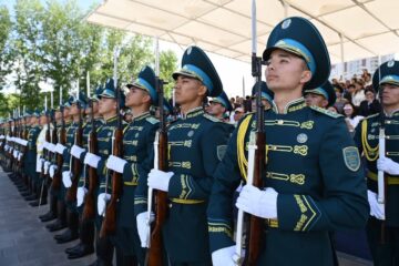 Касым-Жомарт Токаев: «Честь и доблесть настоящего офицера измеряются не погонами, а безупречной службой во благо Родины»