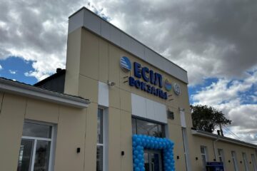 В Акмолинской области открылись обновленные вокзалы в Есиле и Ельтае